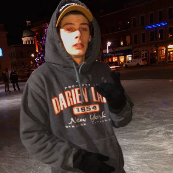 Meet your Posher, Alex - Picture 1 of 1